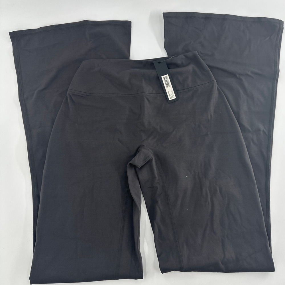 Oner Active Soft Black SoftMotion Regular Length Flared Bottoms Size M - Picture 3 of 7